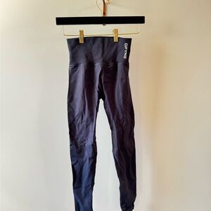 DFYNE Leggings with butt scrunch size XS NAVY